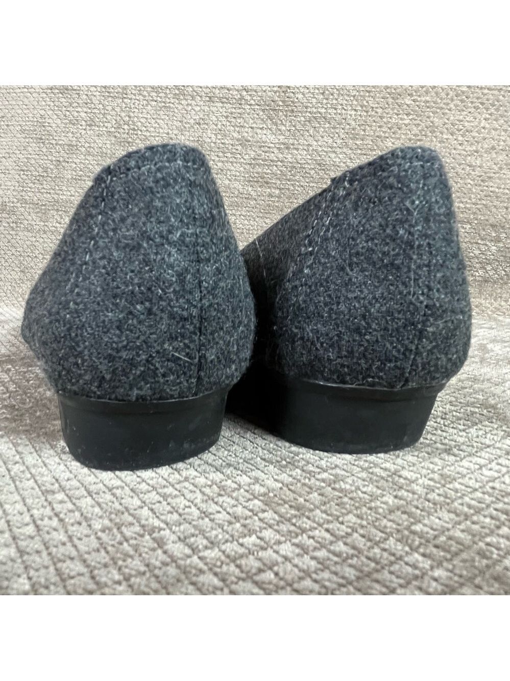 Liz Claiborne Gray Buckle Ballerina Flats size 10 EUC - Picture 3 of 16